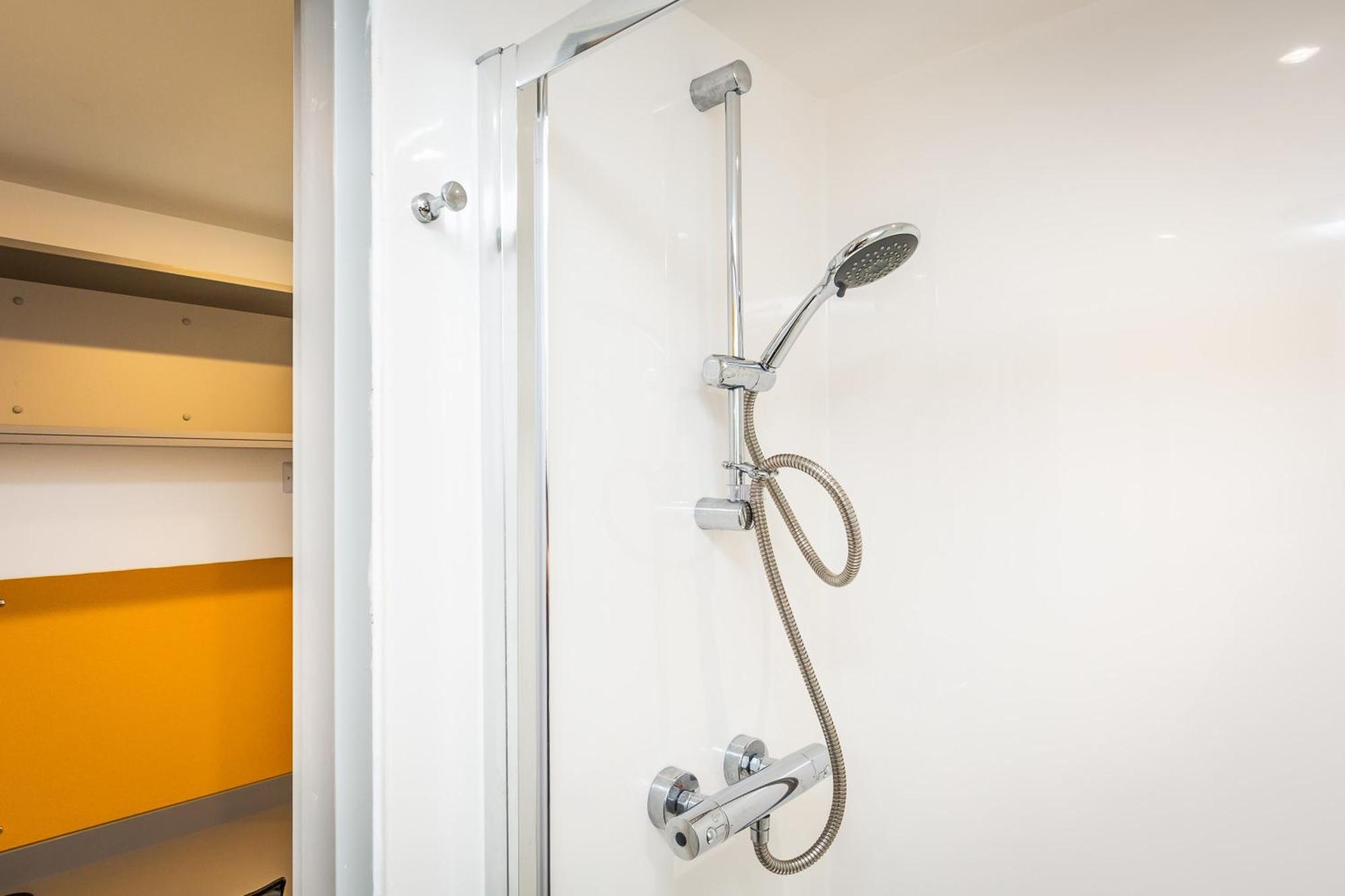 Ensuite Room With Shared Kitchen, Close To Centre- 18 Above Lincoln Buitenkant foto